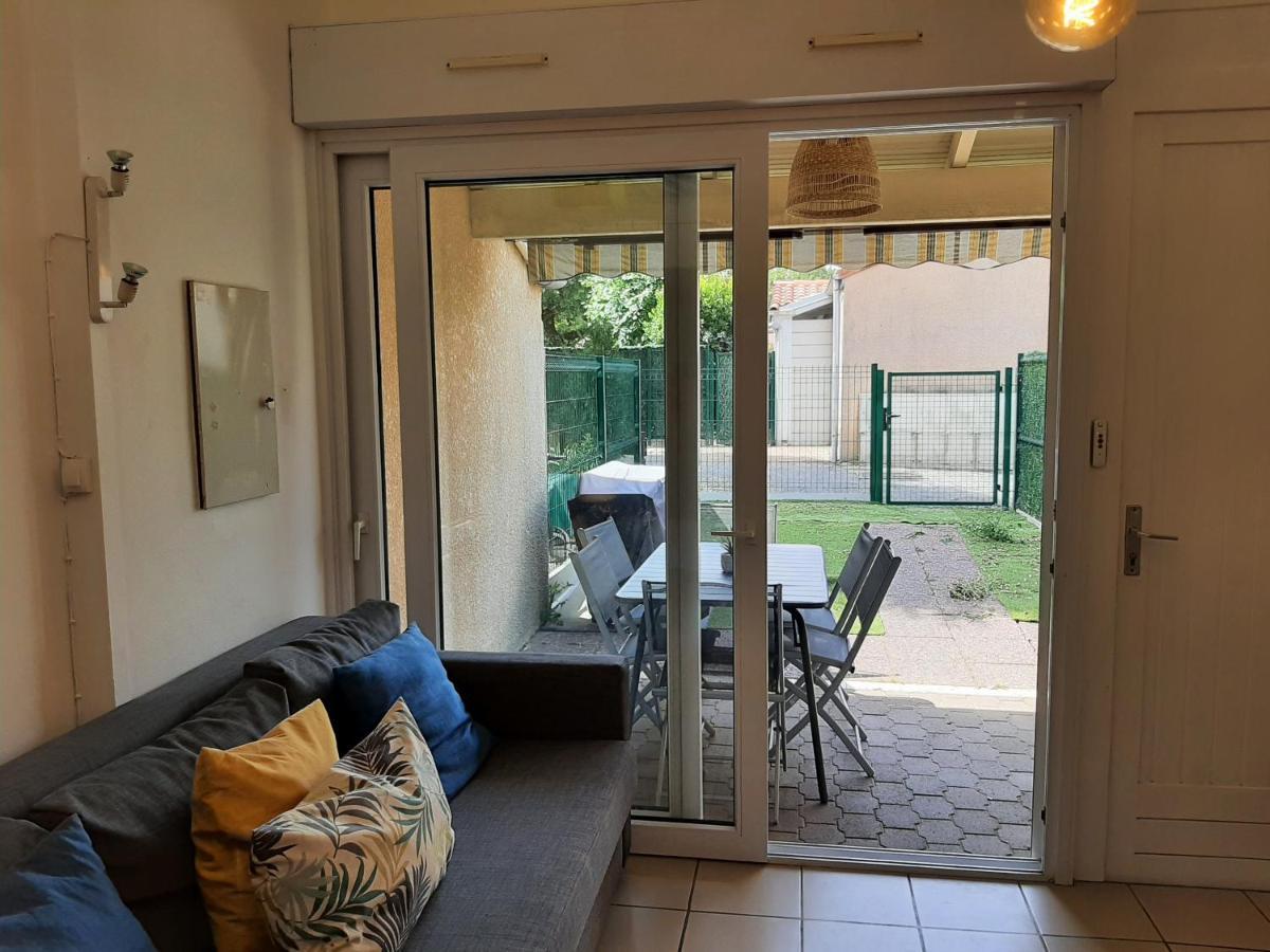 Charmante Villa Patio Avec Terrasse : Proche Plages Et Centre, Ideale Pour 4 Personnes - Fr-1-239-789 Capbreton Exterior foto